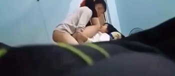 Bất ngờ bố mẹ đột ngột về nhà lúc đang ân ái cuồng nhiệt với người yêu